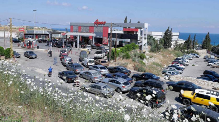 لبنان فوضى و«استثناءات» في طوابير الانتظار أمام محطات الوقود