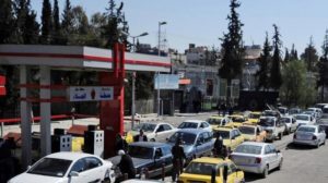 الحكومة السورية تزيد أسعار الديزل والخبز مع تفاقم الأزمة الاقتصادية