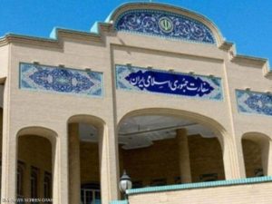 بسبب الماء والكهرباء.. حملة لطرد سفير إيران لدى بغداد