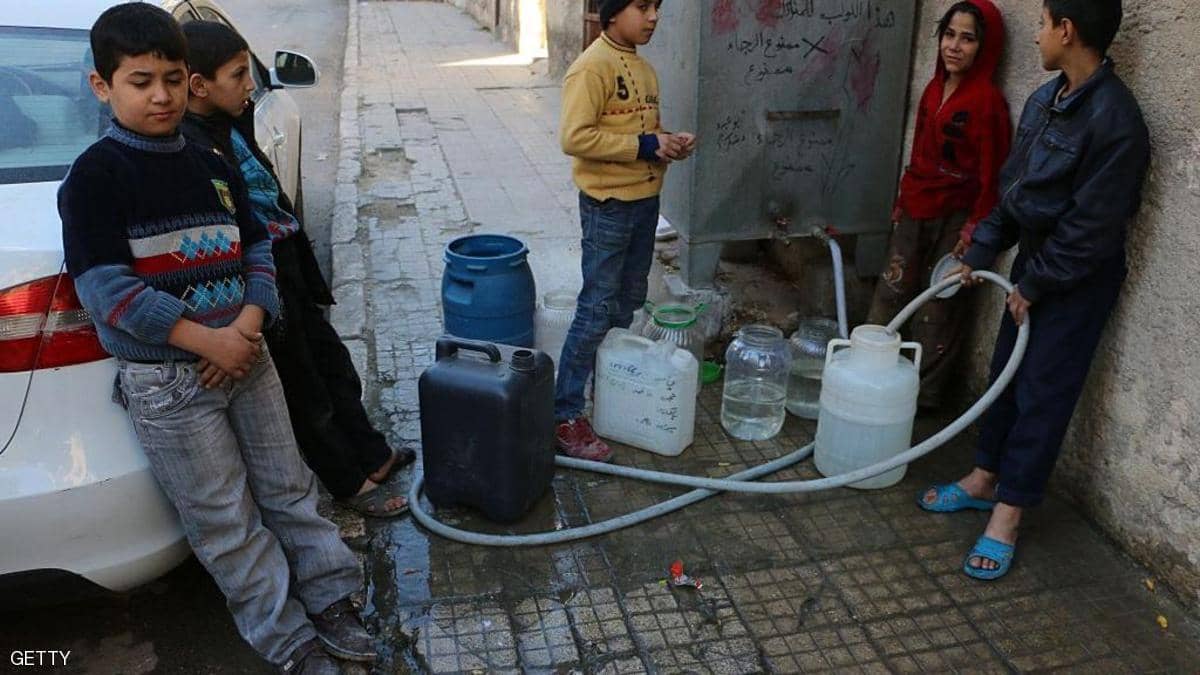 ليست مبالغة.. الماء أغلى من البنزين في هذا البلد