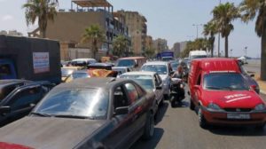 آمال ضئيلة بحلحلة أزمة المحروقات في لبنان
