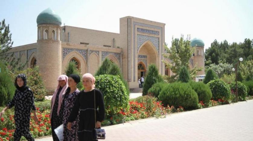 أوزبكستان تستقبل 400 لاجئ إضافي من أفغانستان