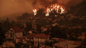 حريق جزيرة إيفيا اليونانية متواصل لليوم السابع