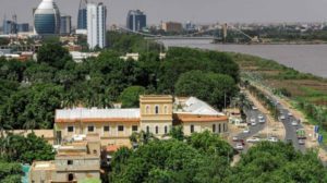الحكومة السودانية تعيد السيطرة على الأوضاع بعد محاولة انقلابية فاشلة
