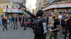 اتصالات مكثّفة في لبنان لحل عقدتَي حادث الطيونة وتحقيق المرفأ