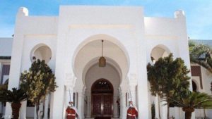 الجزائر تستدعي سفيرها بباريس للتشاور