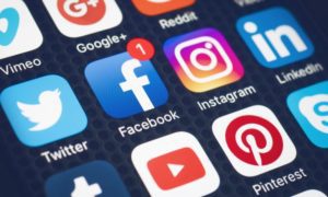 توقف النبض الرقمي لكثير من منصات التواصل الاجتماعي العالمية