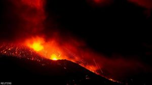 جزر الكناري.. انفجارات هائلة في بركان