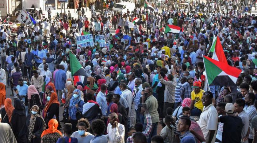سياسيون سودانيون اعتُقلوا خلال الانقلاب يبدأون إضراباً عن الطعام