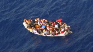 اليونان.. مصرع 11 شخصا إثر غرق زورق مهاجرين