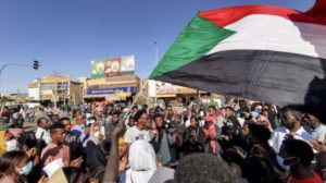 آلاف المتظاهرين يشاركون في مسيرة إلى القصر الرئاسي بالخرطوم