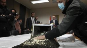 لبنان يضبط 12 طناً من المخدرات متوجهة إلى السودان