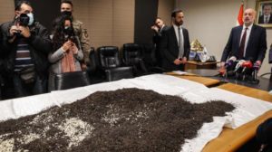 لبنان يعلن إحباط تهريب شحنة «كبتاغون» مخبأة داخل صناديق شاي