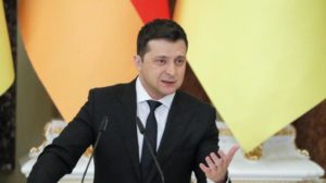 الرئيس الأوكراني يعلن الأربعاء «يوم الوحدة» بمواجهة احتمال شن هجوم روسي