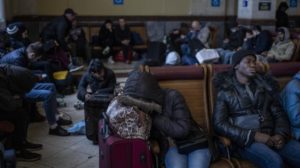 مقتل أكثر من 100 مدني بينهم 7 أطفال منذ بدء الغزو الروسي لأوكرانيا مقتل أكثر من 100 مدني بينهم 7 أطفال منذ بدء الغزو الروسي لأوكرانيا