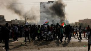 قضايا العنف والنزوح وانهيار الاقتصاد أزمات تواجه السودان