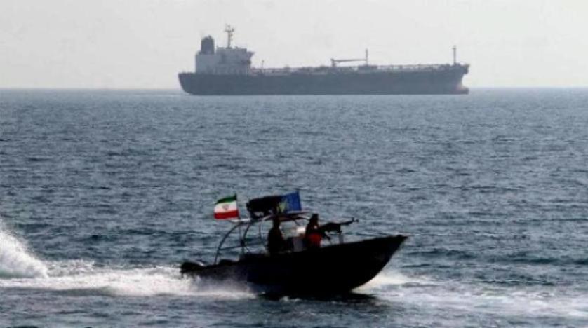 إيران تحتجز ناقلة تحمل وقوداً مهرباً