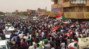 السودان.. حشود بشرية تجتاح شوارع أكثر من 20 مدينة