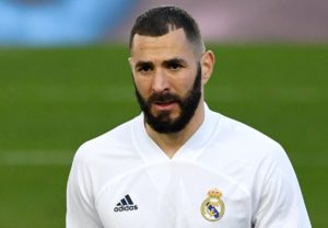 العالم ينحني لكريم بنزيما إنه الأفضل.