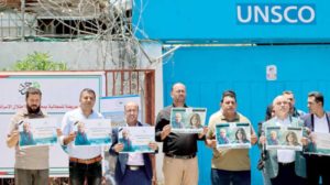 إسرائيل تقتل صحافية فلسطينية ثانية وتعتدي على جنازتها