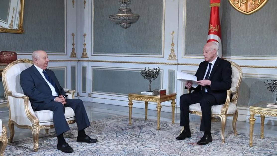 الرئيس التونسي يتسلم مسودة الدستور الجديد