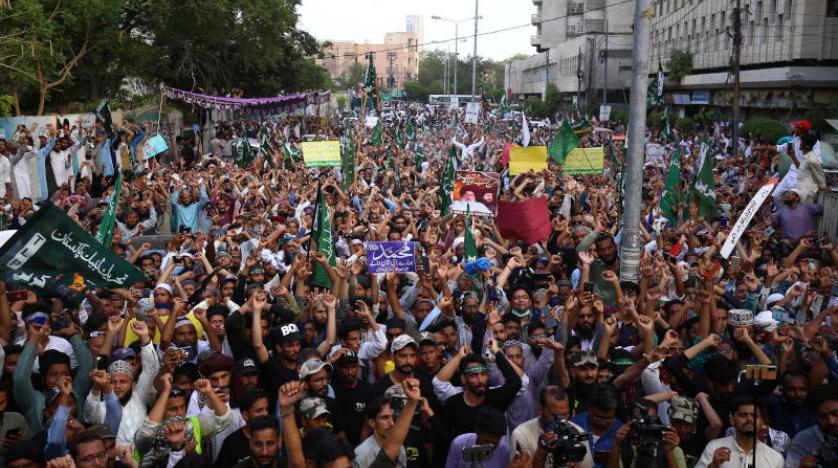 تنديدا بالتصريحات المسيئة للنبي محمد... آلاف يتظاهرون في الهند وبنغلادش وباكستان (صور)