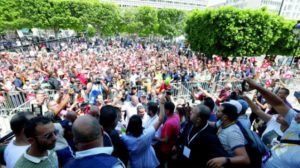 مؤيدو دستور تونس 2022 يتظاهرون دعماً للاستفتاء