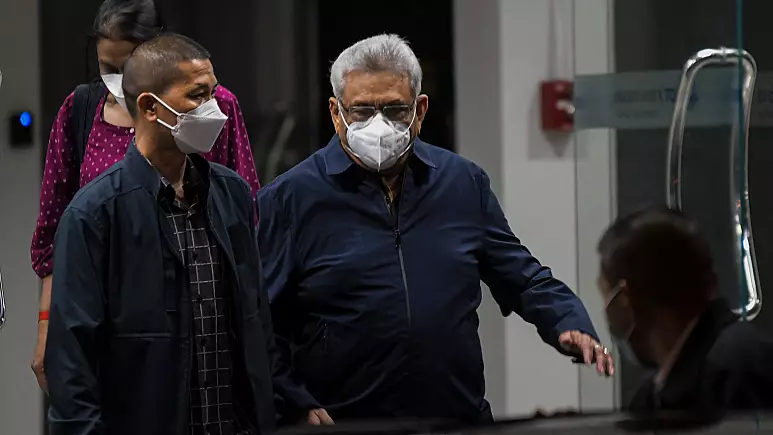 عودة الرئيس السريلانكي المخلوع إلى البلاد السبت فكيف سيكون رد الشارع الذي أطاح به؟