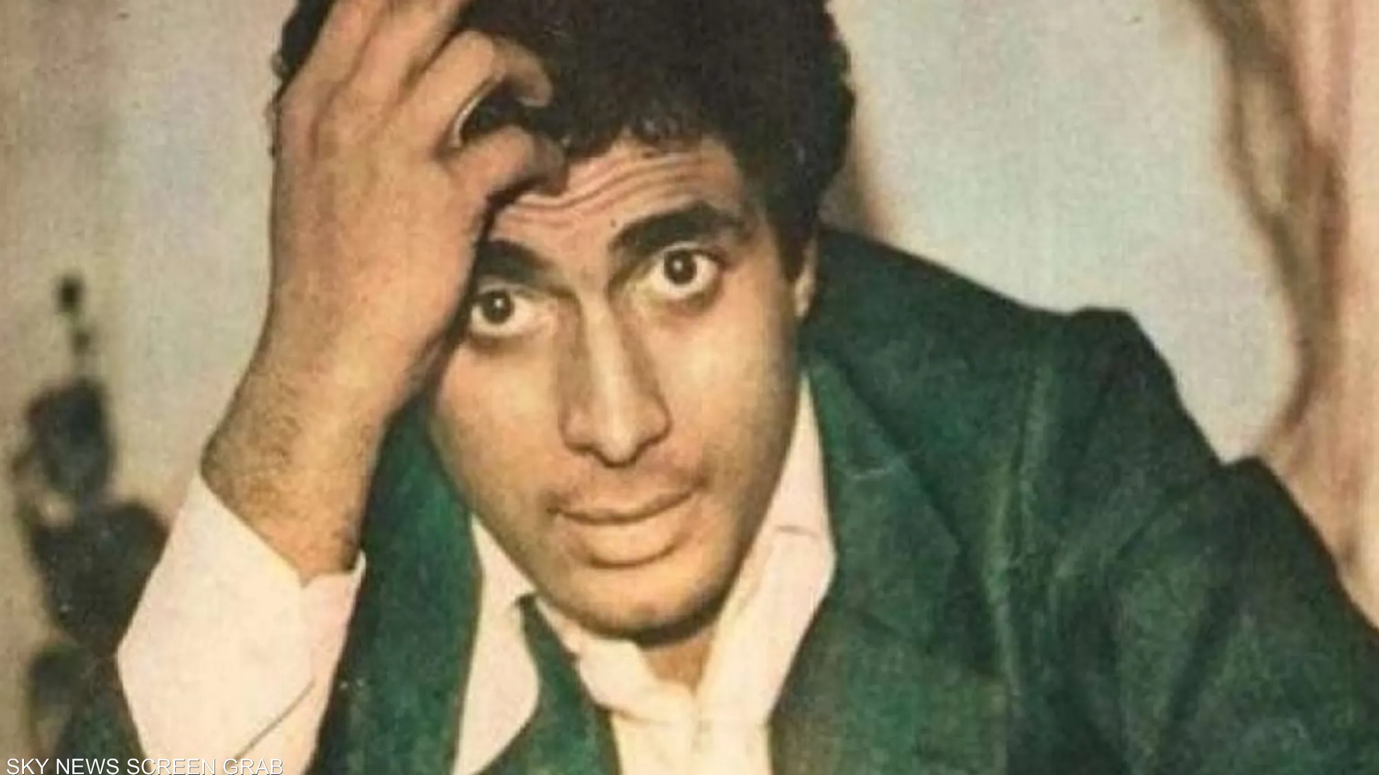 جدل وغضب بسبب كتاب أحمد زكي 86.. ما القصة؟
