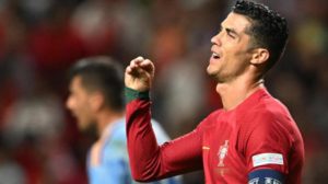 غاري نيفيل على يونايتد «إنهاء عقد» رونالدو