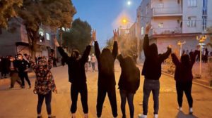 غليان في كردستان إيران وسط احتدام الاحتجاجات