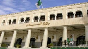 الجزائر مطالبات بتغريم شقيق بوتفليقة ورجال أعمال 35 مليار دولار للخزينة