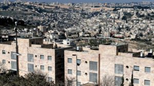 مواجهات مع قوات الاحتلال لدى تجديد اقتحامها لجبل المكبر جنوبي القدس