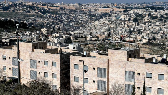 مواجهات مع قوات الاحتلال لدى تجديد اقتحامها لجبل المكبر جنوبي القدس