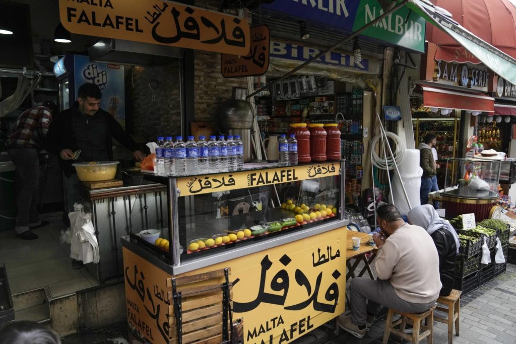 السوريون في تركيا يخشون الترحيل بعد الانتخابات