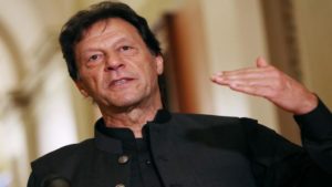 عمران خان الحكومة الباكستانية تتواطأ مع الجيش لإبعادي عن السياسة وقد يتم اغتيالي