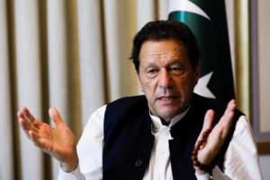 عمران خان يتهم قائد الجيش الباكستاني بإيواء «ضغينة شخصية» ضده