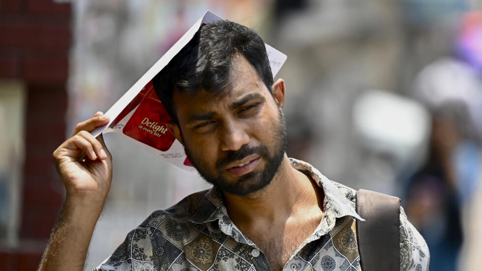 إغلاق مدارس وانقطاع الكهرباء في بنغلادش في ظل أطول موجة حر منذ عقود