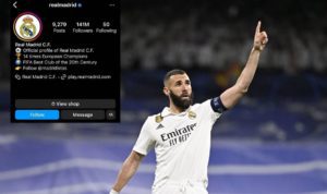 بنزيمة يلغي متابعة ريال مدريد ويبقي متابعة نادي البدايات
