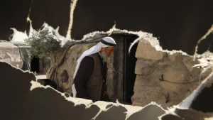 أطباء بلا حدود تطالب بحماية سكان قرى فلسطينية جنوب الضفة الغربية
