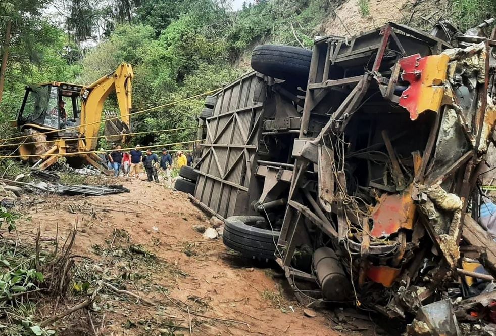 فيديو.. 25 قتيلا و17 جريحا في حادث مروع بالمكسيك