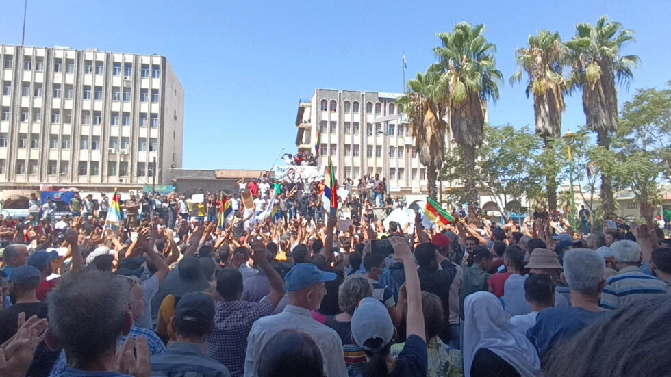 احتجاجات اجتماعية بطابع سياسي في جنوب سوريا وبشار الأسد في مرمى الانتقادات