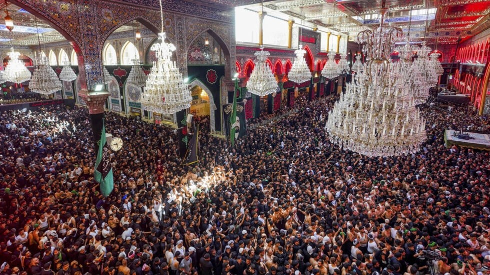 العراق أكثر من 22 مليون زائر يتوافدون على كربلاء لإحياء أربعينية الإمام الحسين
