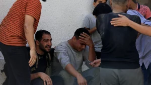 تدفق الجرحى لا يتوقف في مستشفى في غزة وتحذير من وضع صحي كارثي