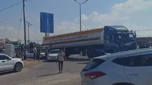 غارة جديدة على معبر رفح.. 6 شاحنات وقود أممية تعبر إلى غزة JPG