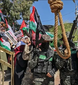 ما الذي يخبرنا به إفراج القسّام عن ثلاث رهائن وسط استمرار الحملة العسكرية الإسرائيلية؟