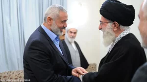 إسماعيل هنية يلتقي بالمرشد الإيراني في طهران