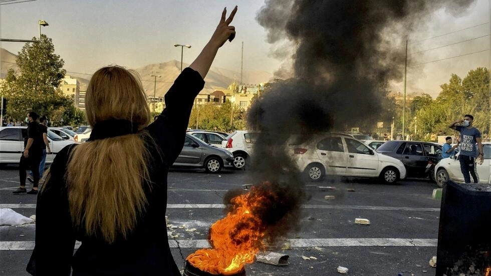 تقرير منظمة العفو الدولية يكشف عن استخدام الاغتصاب والعنف الجنسي كسلاح قمع من قبل السلطات الإيرانية