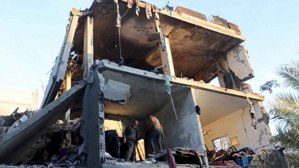 مباشر غزة وزارة الصحة التابعة لحماس تعلن ارتفاع حصيلة قتلى القصف الإسرائيلي إلى 17177 قتيلا