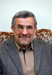 بعد غياباً دام نحو 4 أشهر - كدمات في وجه أحمدي نجاد تثير تساؤلات